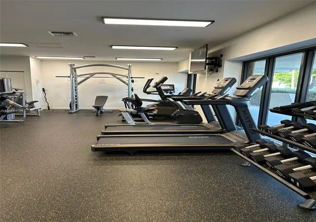 4th image of 2625 Collins Ave #1805, Miami Beach, FL 33140 | MLS# A12044048