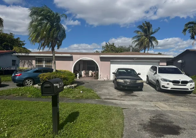 2nd image of 9451 Nw 20th Pl, Sunrise, FL 33322 | MLS# A12043357