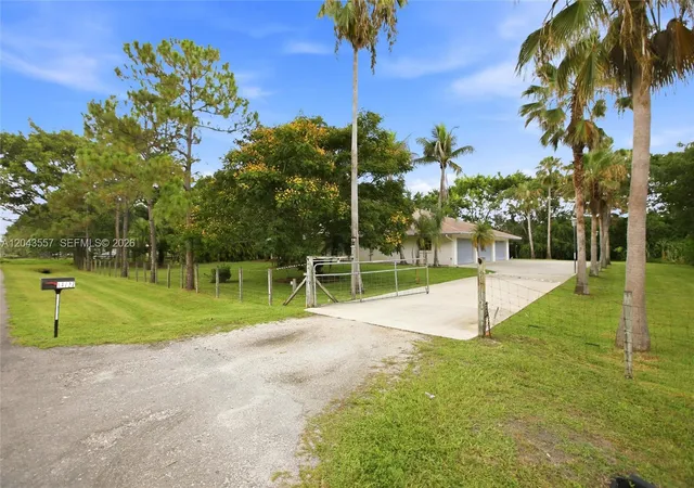 3rd image of 14727 N 94Th St N, West Palm Beach, FL 33412 | MLS# A12043557