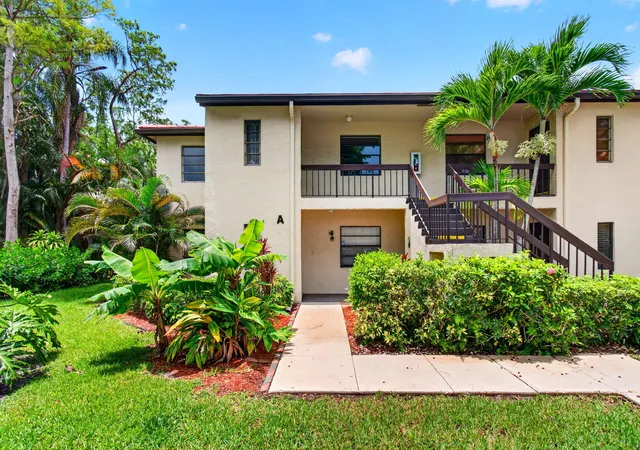 Homes for sale in Boca Raton, FL | 8460 Casa Del Lago, Boca Raton, FL 33433 | MLS# B26046019