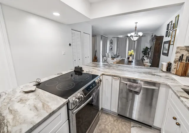 Photo 3 of Condo for sale at 1021 Mockingbird Ln #211, Plantation, FL 33324 | MLS# B26046034 | Listing updated on 2026-09-23