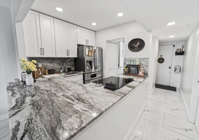 Photo 2 of Condo for sale at 1021 Mockingbird Ln #211, Plantation, FL 33324 | MLS# B26046034 | Listing updated on 2026-09-23