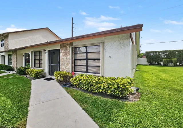 Photo 3 of Townhouse for sale at 1160 Parkside Green Dr #F, Greenacres, FL 33415 | MLS# B26046038 | Listing updated on 2026-10-08
