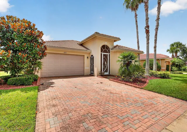 Photo 1 of Single family home for sale at 6311 Astor Pl, Vero Beach, FL 32966 | MLS# B26046124 | Listing updated on 2026-10-01