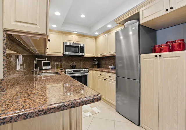 Photo 4 of Sale Pending at 1985 S Ocean Dr #17d, Hallandale Beach, FL 33009 | MLS# B26046159 | Listing updated on 2026-09-12