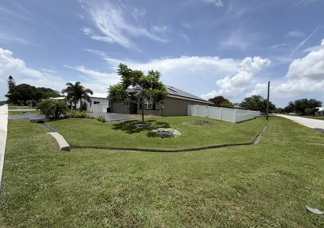 Photo 2 of Single family home for sale at 103 Sw Oakridge Dr, Port Saint Lucie, FL 34984 | MLS# B26046259 | Listing updated on 2026-09-23