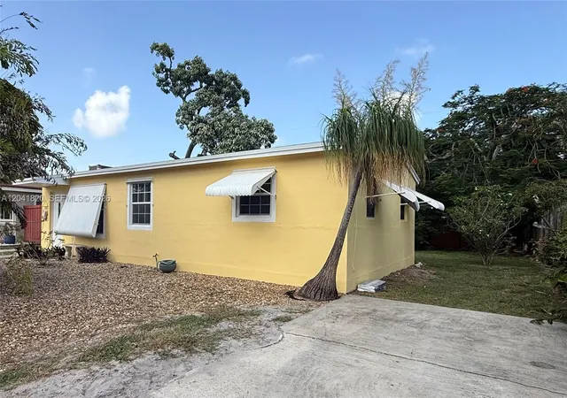 Homes for sale in Hollywood, FL | 1311 N 69th Ave, Hollywood, FL 33024 | MLS# A12041820