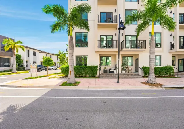 3rd image of 8167 Nw 41St St, Doral, FL 33166
