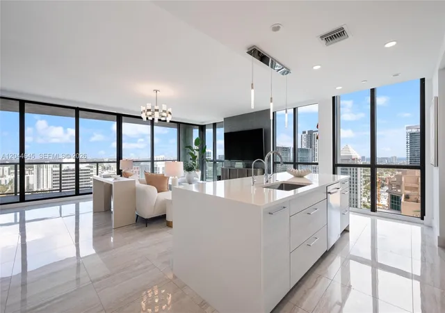 5th image of 100 E Las Olas Blvd #3201, Fort Lauderdale, FL 33301 | MLS# A12044645