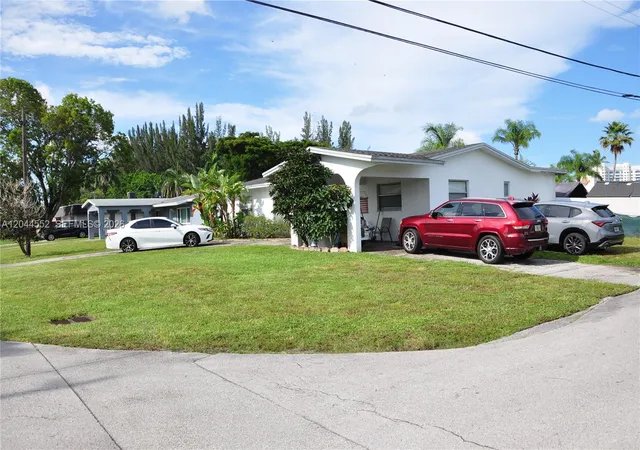 3rd image of 5630 Sw 55Th Ave, Davie, FL 33314 | MLS# A12044552