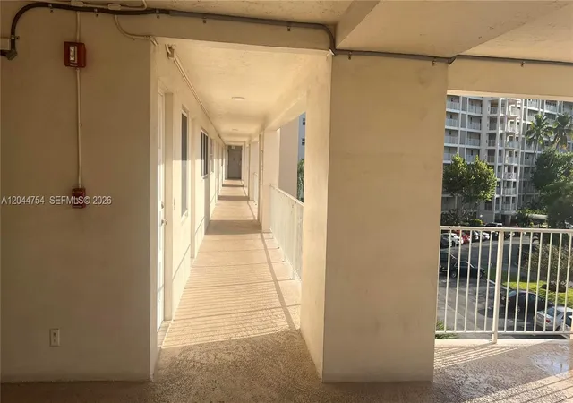 4th image of 2901 S Palm Aire Dr, Pompano Beach, FL 33069