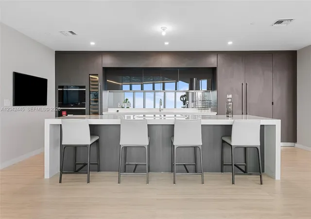5th image of 851 Ne 1St Ave #4912, Miami, FL 33132 | MLS# A12042445