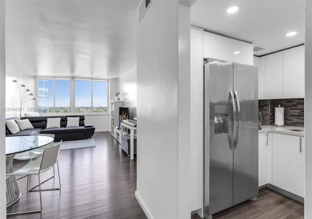 3rd image of 7441 Wayne Ave #10H, Miami Beach, FL 33141 | MLS# A12044581
