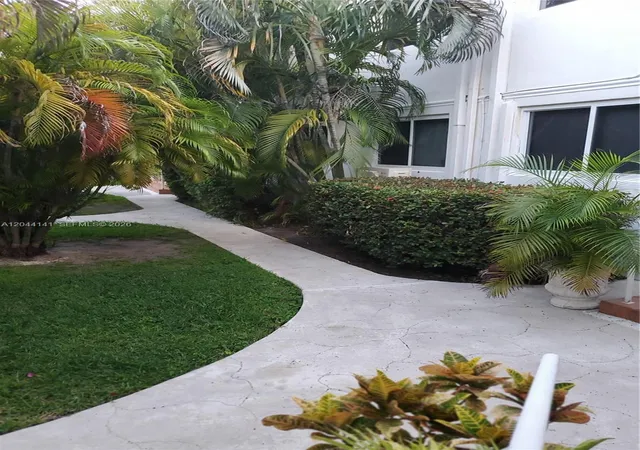 2nd image of 10074 E Bay Harbor Dr, Bay Harbor Islands, FL 33154