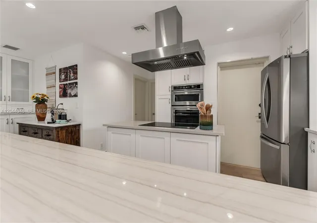 5th image of 2820 Ne 40Th Ct, Fort Lauderdale, FL 33308 | MLS# A12044046
