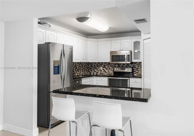4th image of 9273 Collins Ave #408, Surfside, FL 33154 | MLS# A12043886
