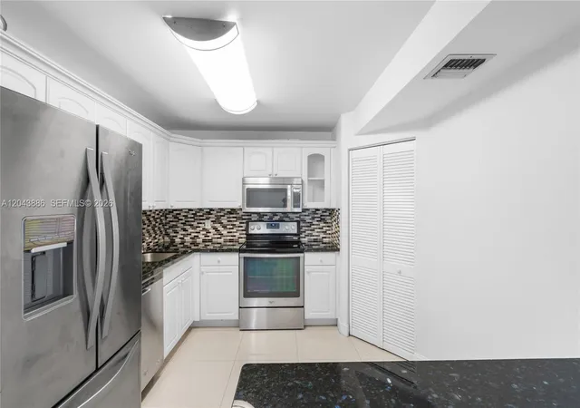 5th image of 9273 Collins Ave #408, Surfside, FL 33154 | MLS# A12043886