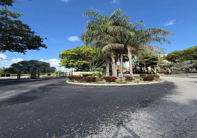 Photo 1 of Condo for sale at 118 Lake Emerald Dr #107, Oakland Park, FL 33309 | MLS# B26046800 | Listing updated on 2026-09-23