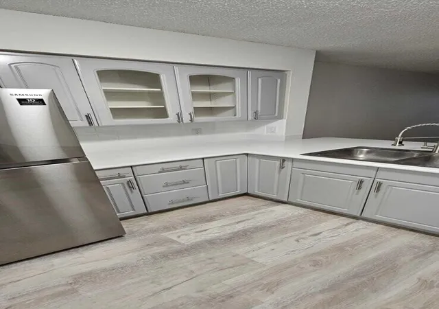 Listing Photo 4 - Condo for sale in building located at 118 Lake Emerald Dr, North Lauderdale, FL 33309 - Unit #107