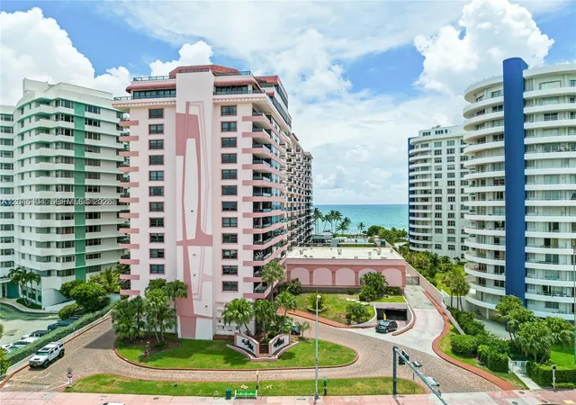 5th image of 5225 Collins Ave #1117, Miami Beach, FL 33140 | MLS# A12045404