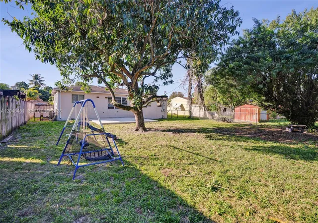 2nd image of 611 Ne 171st St, North Miami Beach, FL 33162 | MLS# A12045451