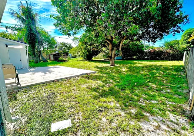 4th image of 611 Ne 171St St, North Miami Beach, FL 33162 | MLS# A12045451