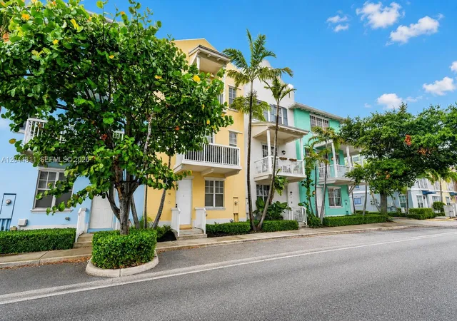 1st image of 810 N 3rd Ave #N 76, Lake Worth Beach, FL 33460 | MLS# A12044811
