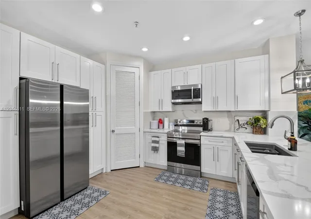 4th image of 810 N 3Rd Ave #N 76, Lake Worth Beach, FL 33460 | MLS# A12044811