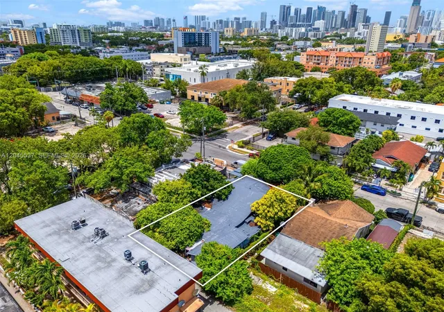 4th image of 210 Sw 13Th Ave, Miami, FL 33135 | MLS# A12045537
