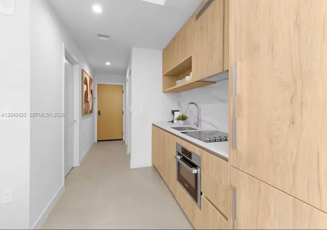 4th image of 11 Ne 6Th St #1606, Miami, FL 33132 | MLS# A12043422