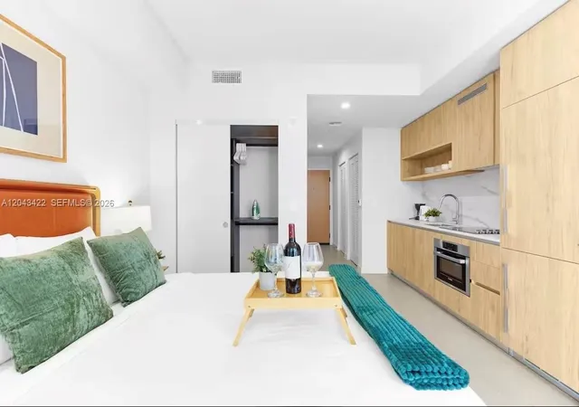 5th image of 11 Ne 6Th St #1606, Miami, FL 33132 | MLS# A12043422