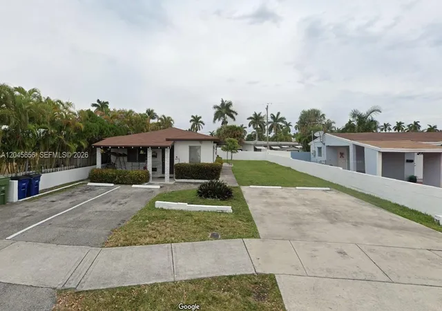 2nd image of 809 NE 2nd St, Hallandale Beach, FL 33009