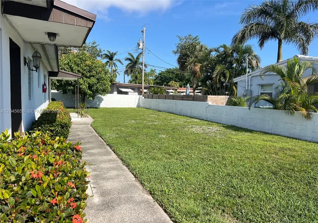 2nd image of 809 Ne 2nd St #12, Hallandale Beach, FL 33009 | MLS# A12045656