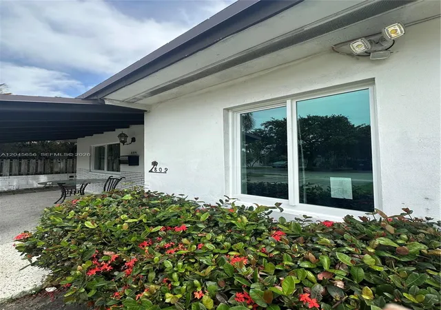 4th image of 809 Ne 2Nd St #12, Hallandale Beach, FL 33009 | MLS# A12045656