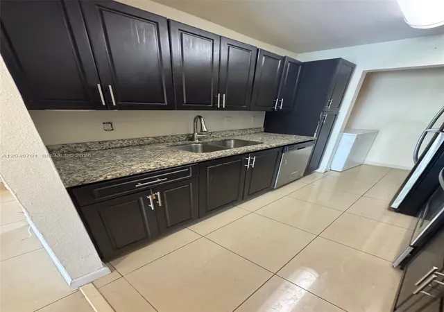 5th image of 8787 Nw 39Th St #8787, Sunrise, FL 33351 | MLS# A12045701