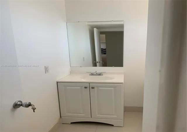 4th image of 201 Berkley Rd #204, Hollywood, FL 33024 | MLS# A12045289
