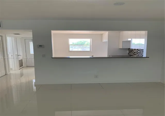 5th image of 201 Berkley Rd #204, Hollywood, FL 33024 | MLS# A12045289