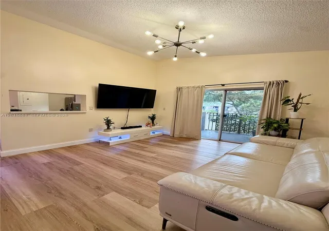 Homes for sale in Pembroke Pines, FL | 2361 Nw 96th Ter #18H, Pembroke Pines, FL 33024 | MLS# A12045661