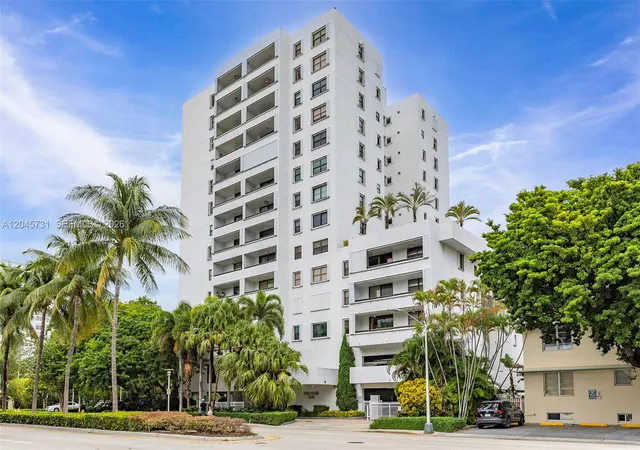2nd image of 1775 Washington Ave, Miami Beach, FL 33139