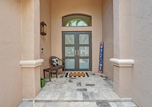 Photo 4 of Sale Pending at 706 Tulip Cir, Weston, FL 33327 | MLS# B26047150 | Listing updated on 2026-09-16