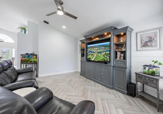 Photo 3 of Single family home for sale at 1875 Oak Berry Cir, Wellington, FL 33414 | MLS# B26047166 | Listing updated on 2026-10-08