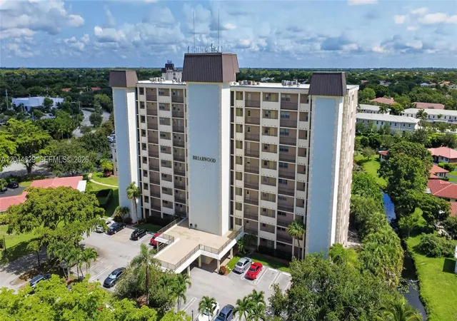 2nd image of 9101 W Sample Rd #306, Coral Springs, FL 33065 | MLS# A12044629