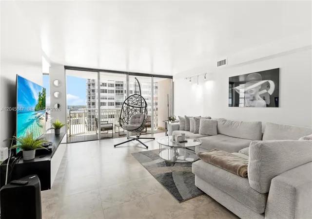 5th image of 18071 Biscayne Blvd #1404, Aventura, FL 33160 | MLS# A12045847
