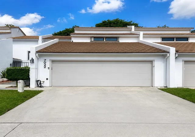 2nd image of 7022 Edgemere Ter, Palm Beach Gardens, FL 33410 | MLS# A12044262