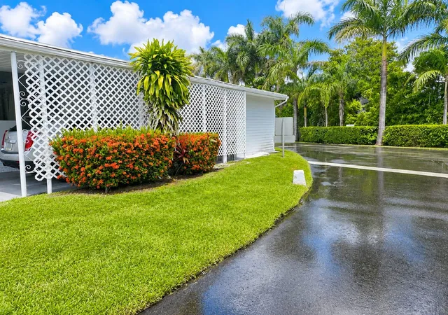 Photo 3 of Manufactured home for sale at 3302 Lake St, Hollywood, FL 33021 | MLS# B26047255 | Listing updated on 2026-09-28