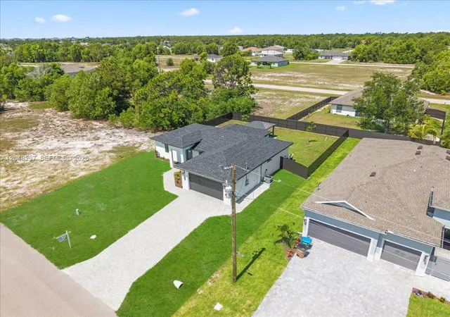 Homes for sale in Cape Coral, FL | 4536 Nw 35 Pl, Cape Coral, FL 33993 | MLS# A12046297