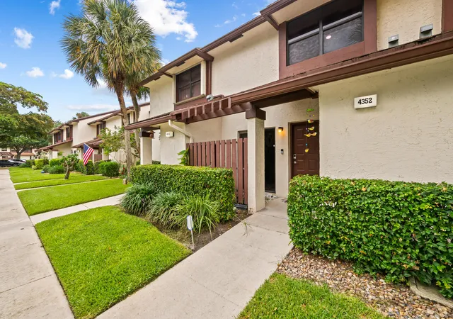 2nd image of 4352 Carambola Cir N, Coconut Creek, FL 33066 | MLS# B26047418