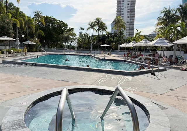 5th image of 100 Bayview Dr #509, Sunny Isles Beach, FL 33160 | MLS# A12046042