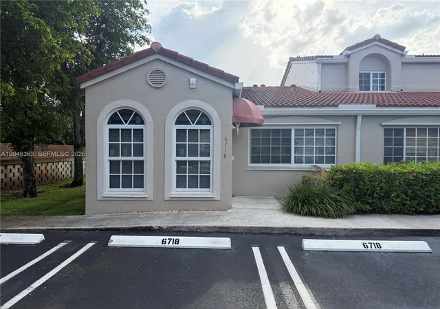 Homes for sale in Miami Lakes, FL | 6718 Nw 166th Ter #301, Miami Lakes, FL 33014 | MLS# A12046363