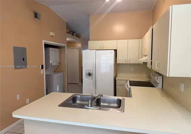 Homes for sale in Miami Lakes, FL | 6718 NW 166th Ter, Miami Lakes, FL 33014
